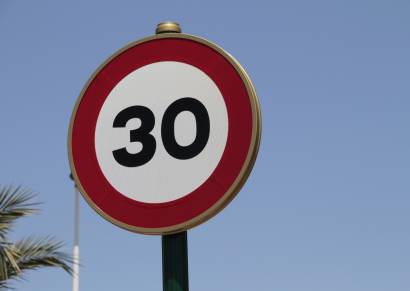 SPEED LIMIT CLOSED BACK